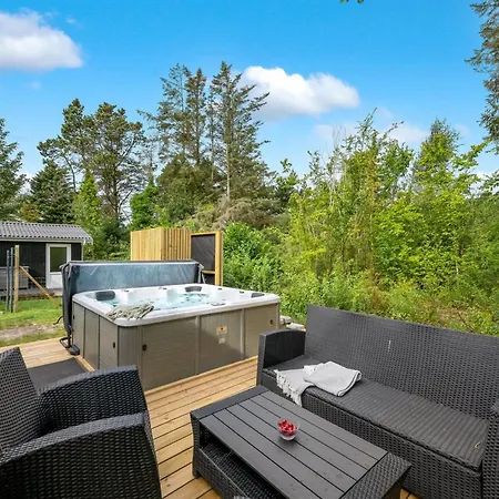Tiina - 500m To The Fjord By Interhome